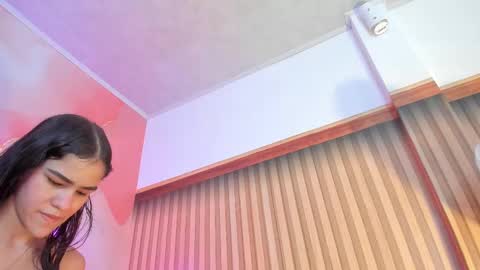 Snapshot of bella__sweets chatting on March 4, 2025, 7:01 pm Melanie online show from March 4, 2025, 7:01 pm