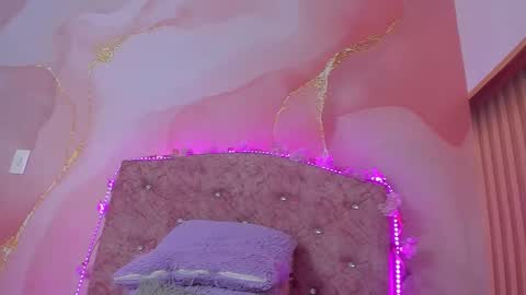 Melanie  online show from November 26, 2025, 10:49 am