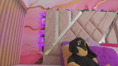 Melanie  online show from February 12, 2026, 10:32 am