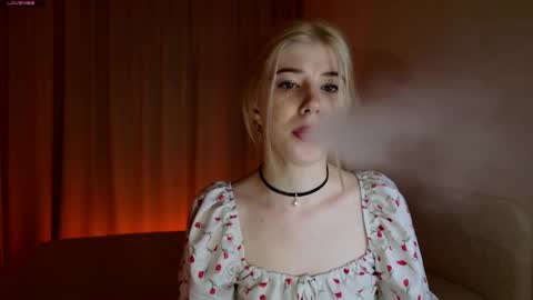 Snapshot of bella_amoury chatting on May 10, 2026, 3:17 pm Bella online show from May 10, 2026, 3:17 pm