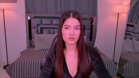 Snapshot of bella_clark2 chatting on July 19, 2026, 11:30 pm Bella online show from July 19, 2026, 11:30 pm