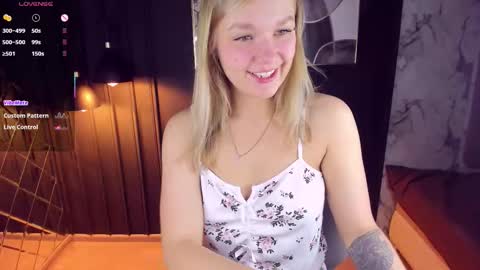 Bella online show from November 11, 2025, 6:02 am