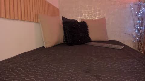 Dessi  online show from January 4, 2025, 3:17 pm