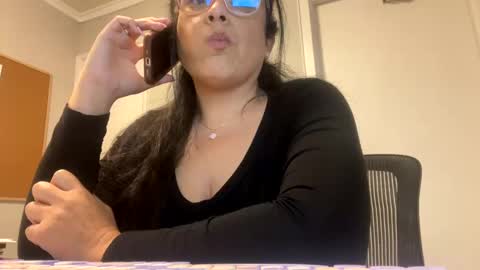 bella_dulce online show from February 24, 2025, 10:25 pm