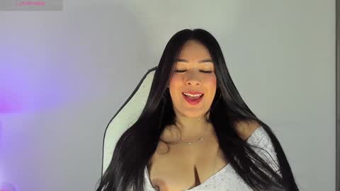 Laura online show from December 12, 2024, 1:06 pm