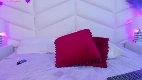 bella_peach_ online show from March 27, 2026, 8:26 am