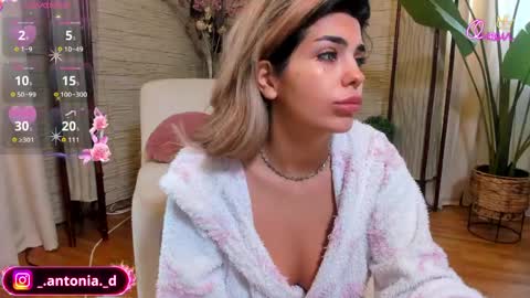 Snapshot of bella_posh chatting on May 10, 2026, 7:02 am bella_posh online show from May 10, 2026, 7:02 am