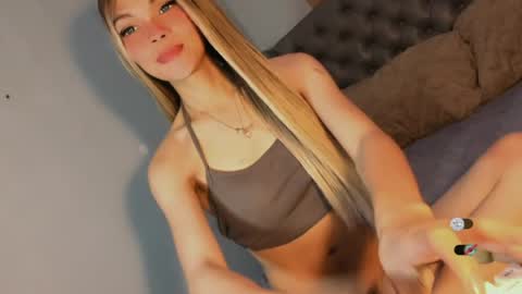 Snapshot of bella_tara chatting on June 26, 2026, 10:36 pm Bella online show from June 26, 2026, 10:36 pm