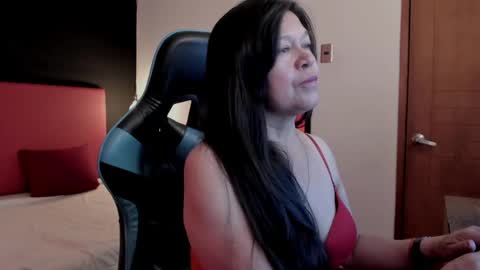 Snapshot of bella_velvet_ chatting on June 1, 2026, 2:30 pm Vianeth online show from June 1, 2026, 2:30 pm