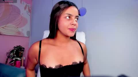 BELLA online show from October 4, 2025, 7:56 pm