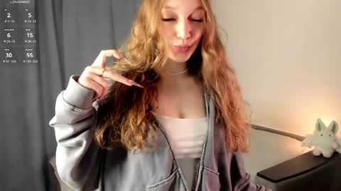 Snapshot of bella_xiss chatting on May 4, 2026, 12:45 pm bella_xiss online show from May 4, 2026, 12:45 pm