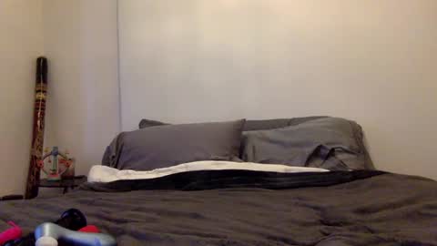 Bella online show from January 10, 2025, 11:39 pm