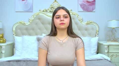 BellaBoolman online show from February 4, 2025, 9:31 pm