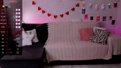 Snapshot of bellacaress chatting on May 6, 2026, 2:19 am hello guys im Bella online show from May 6, 2026, 2:19 am