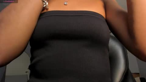  Bella C  online show from October 20, 2025, 11:32 am