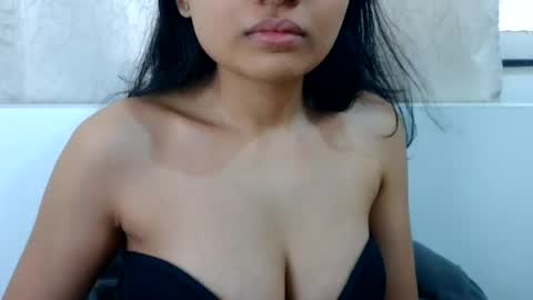 bellacrystall online show from June 23, 2026, 6:44 am