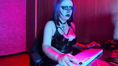 belladona_trix online show from January 5, 2026, 5:49 pm