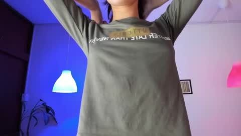 Snapshot of belladonaa_ chatting on May 24, 2026, 6:35 pm Belladona online show from May 24, 2026, 6:35 pm