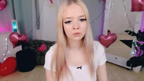 Bella online show from February 25, 2026, 4:38 pm