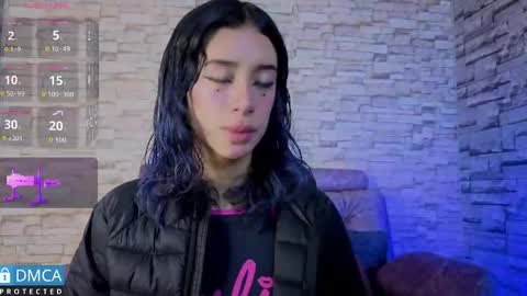   online show from October 28, 2025, 7:27 pm