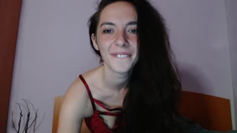 bellaqueen0701 online show from February 20, 2025, 1:36 am