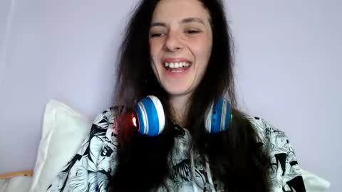 bellaqueen0701 online show from March 4, 2025, 1:01 am