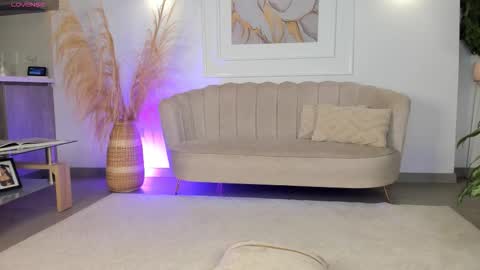 CALL ME BELLA online show from October 29, 2025, 1:08 am