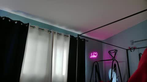 Bellaskeykeeper online show from February 24, 2026, 11:58 pm