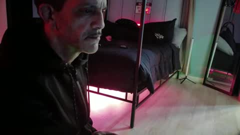 Bellaskeykeeper online show from March 26, 2026, 3:23 am