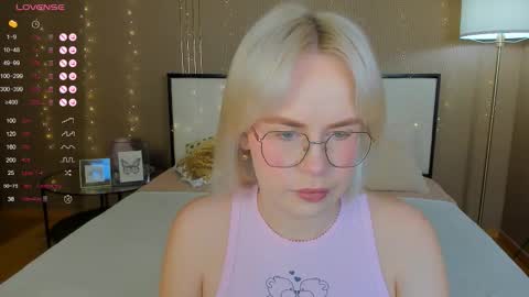 Bella online show from November 1, 2025, 12:45 am