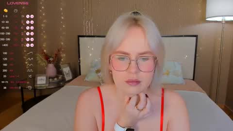 Bella online show from December 5, 2025, 12:52 am