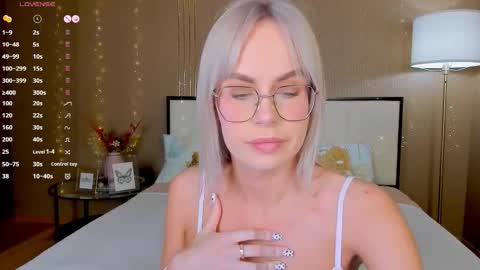 Bella online show from March 7, 2026, 1:13 am