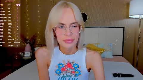 Bella online show from May 31, 2026, 1:14 am