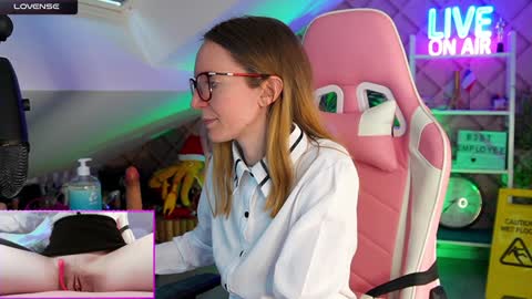 Snapshot of belle_alice chatting on February 4, 2025, 1:38 pm Alice online show from February 4, 2025, 1:38 pm