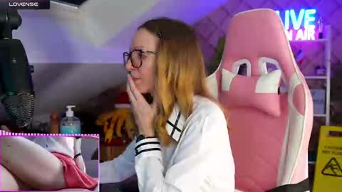 Snapshot of belle_alice chatting on February 10, 2025, 10:42 am Alice online show from February 10, 2025, 10:42 am