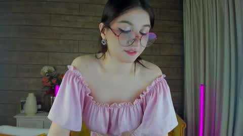 BelleBellerose online show from February 23, 2025, 6:07 am