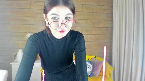 BelleBellerose online show from February 23, 2025, 3:18 pm