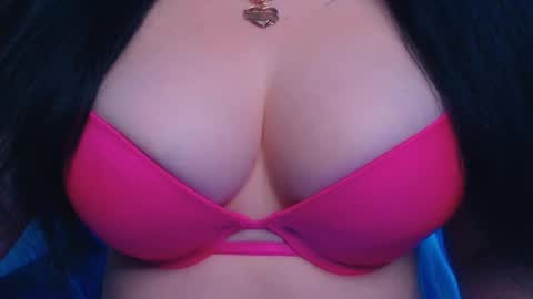 Snapshot of bellelovexx chatting on December 3, 2024, 12:16 pm Hello I am kind friendly and cute girl online show from December 3, 2024, 12:16 pm