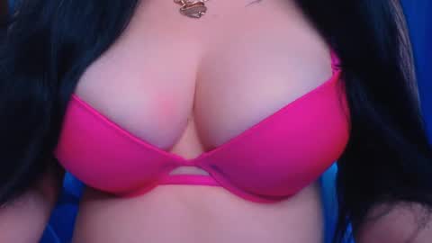 Snapshot of bellelovexx chatting on December 4, 2024, 3:26 am Hello I am kind friendly and cute girl online show from December 4, 2024, 3:26 am