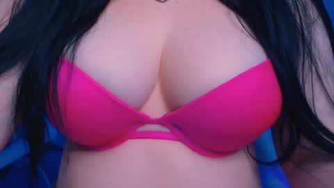 Snapshot of bellelovexx chatting on December 4, 2024, 6:33 am Hello I am kind friendly and cute girl online show from December 4, 2024, 6:33 am