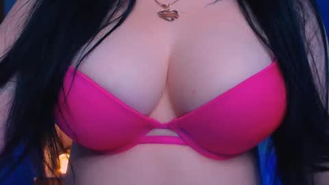 Snapshot of bellelovexx chatting on December 12, 2024, 11:25 pm Hello I am kind friendly and cute girl online show from December 12, 2024, 11:25 pm