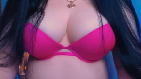 Snapshot of bellelovexx chatting on December 14, 2024, 10:45 am Hello I am kind friendly and cute girl online show from December 14, 2024, 10:45 am