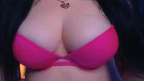 Snapshot of bellelovexx chatting on December 16, 2024, 6:32 am Hello I am kind friendly and cute girl online show from December 16, 2024, 6:32 am