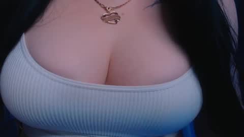 Snapshot of bellelovexx chatting on December 19, 2024, 10:42 pm Hello I am kind friendly and cute girl online show from December 19, 2024, 10:42 pm