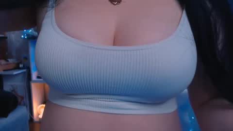 Snapshot of bellelovexx chatting on December 20, 2024, 7:22 am Hello I am kind friendly and cute girl online show from December 20, 2024, 7:22 am