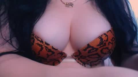 Snapshot of bellelovexx chatting on January 11, 2025, 9:15 am Hello I am kind friendly and cute girl online show from January 11, 2025, 9:15 am