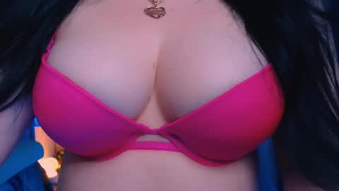 Snapshot of bellelovexx chatting on January 18, 2025, 9:55 pm Hello I am kind friendly and cute girl online show from January 18, 2025, 9:55 pm