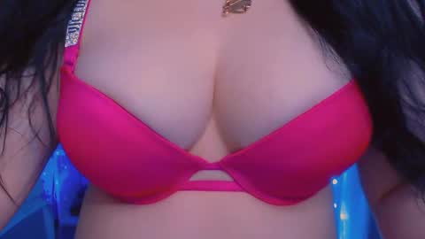 Snapshot of bellelovexx chatting on January 27, 2025, 12:33 am Hello I am kind friendly and cute girl online show from January 27, 2025, 12:33 am