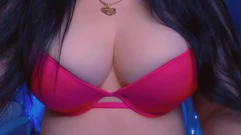 Snapshot of bellelovexx chatting on January 29, 2025, 6:43 am Hello I am kind friendly and cute girl online show from January 29, 2025, 6:43 am