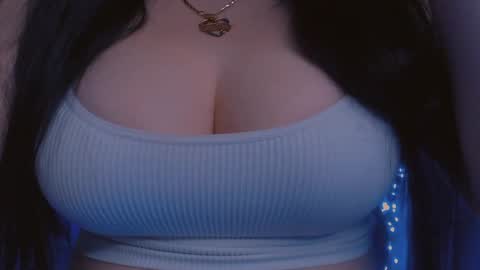 Snapshot of bellelovexx chatting on February 5, 2025, 1:37 am Hello I am kind friendly and cute girl online show from February 5, 2025, 1:37 am